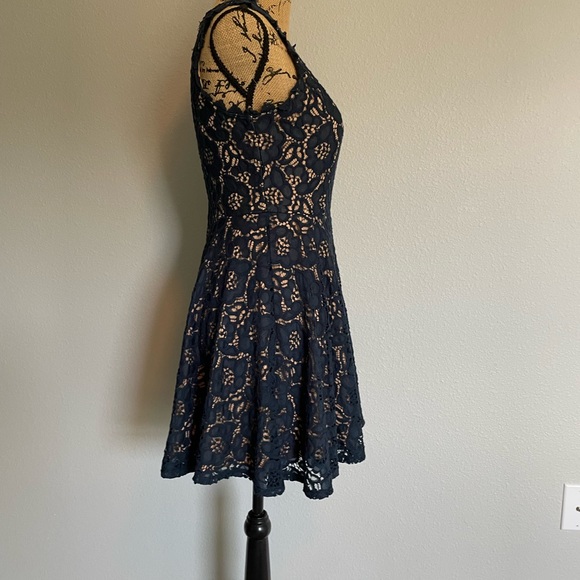 City Studio Dress Mini Navy Lace Tan lining Sleeveless Size 7 - Picture 5 of 12